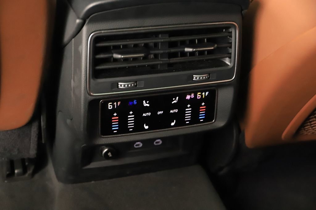 Used 2023 Audi Q8 Prestige w/ Prestige Package image 20