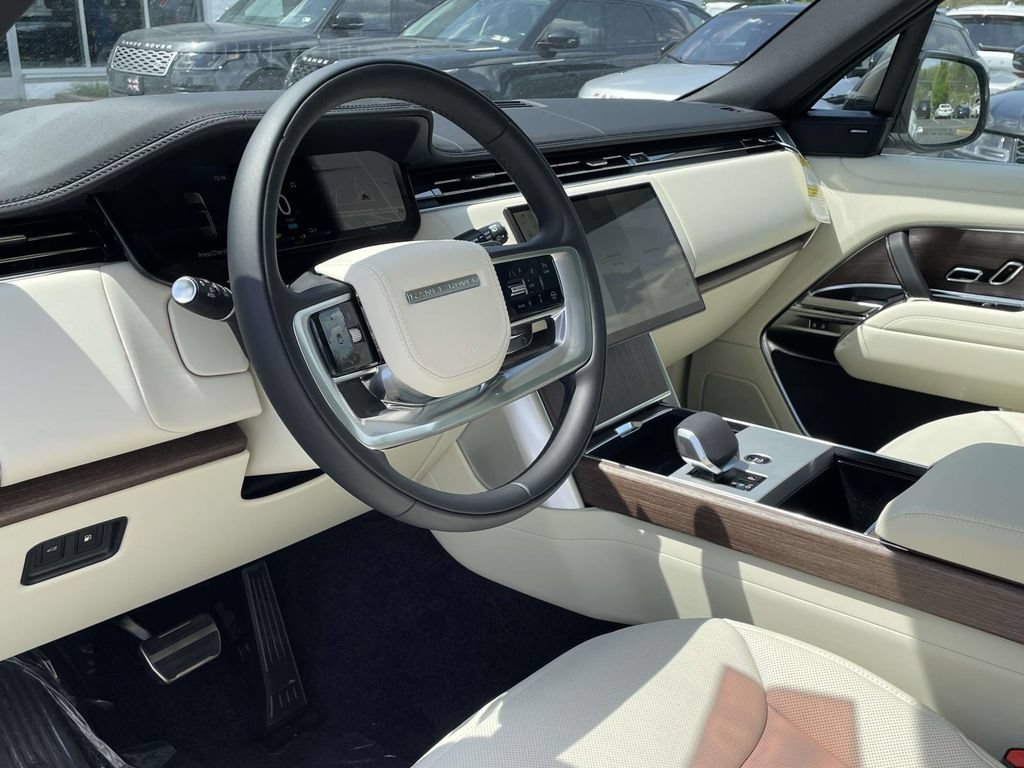 New 2026 Land Rover Range Rover SE AWD/4WD image 13