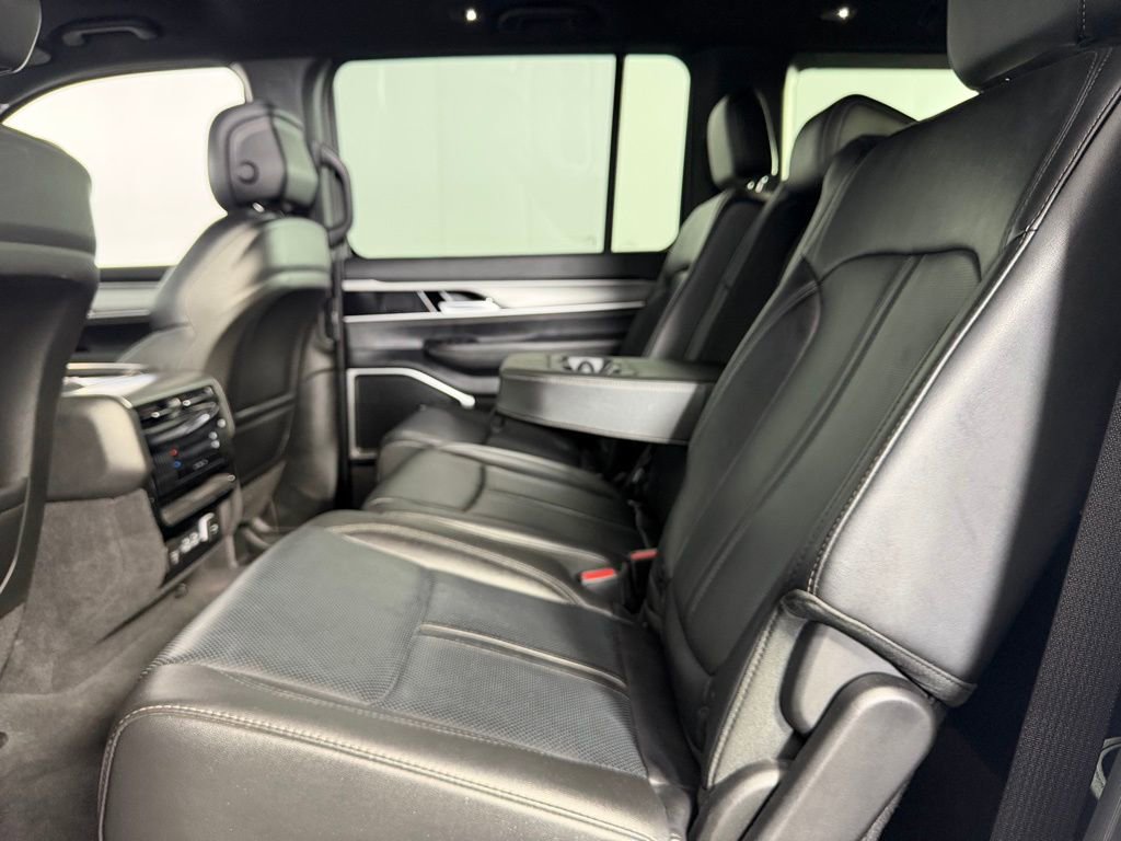 Certified 2025 Jeep Wagoneer L 4WD image 27