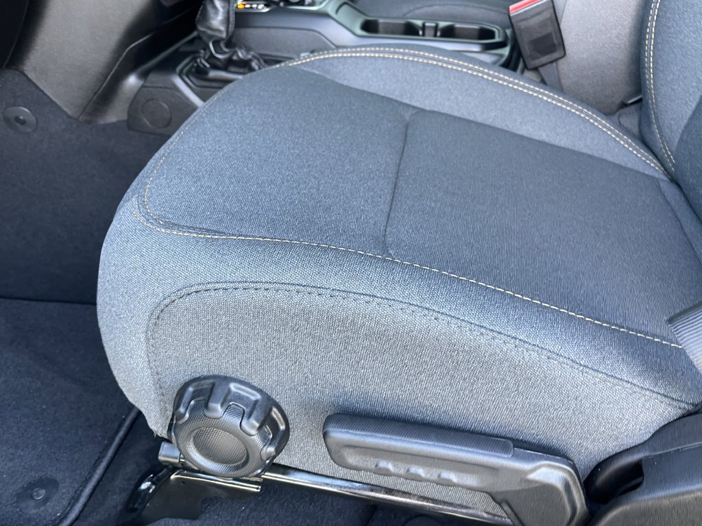 New 2026 Jeep Gladiator Sport AWD/4WD image 17