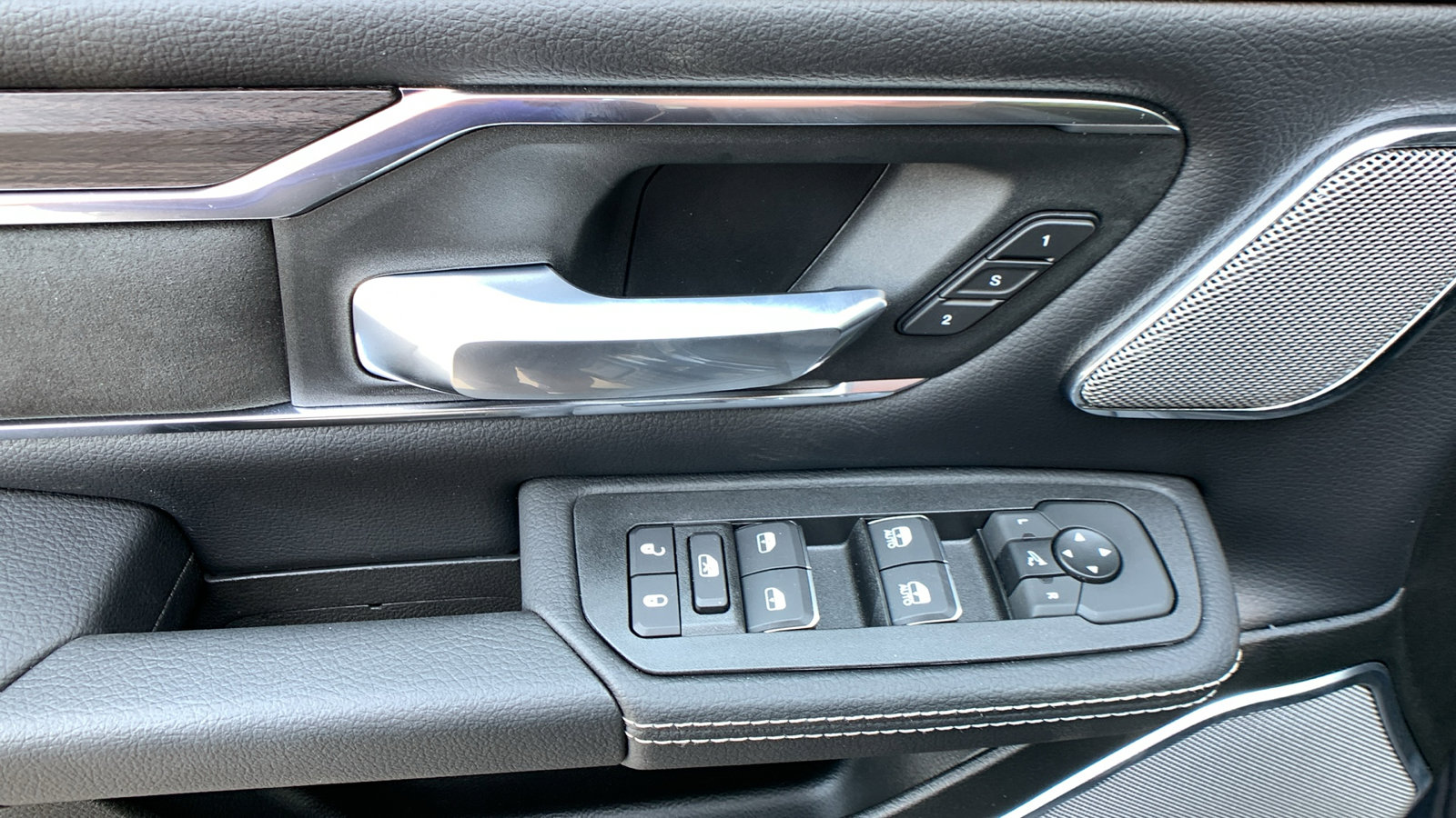 New 2026 RAM 1500 Laramie w/ Night Edition AWD/4WD image 14