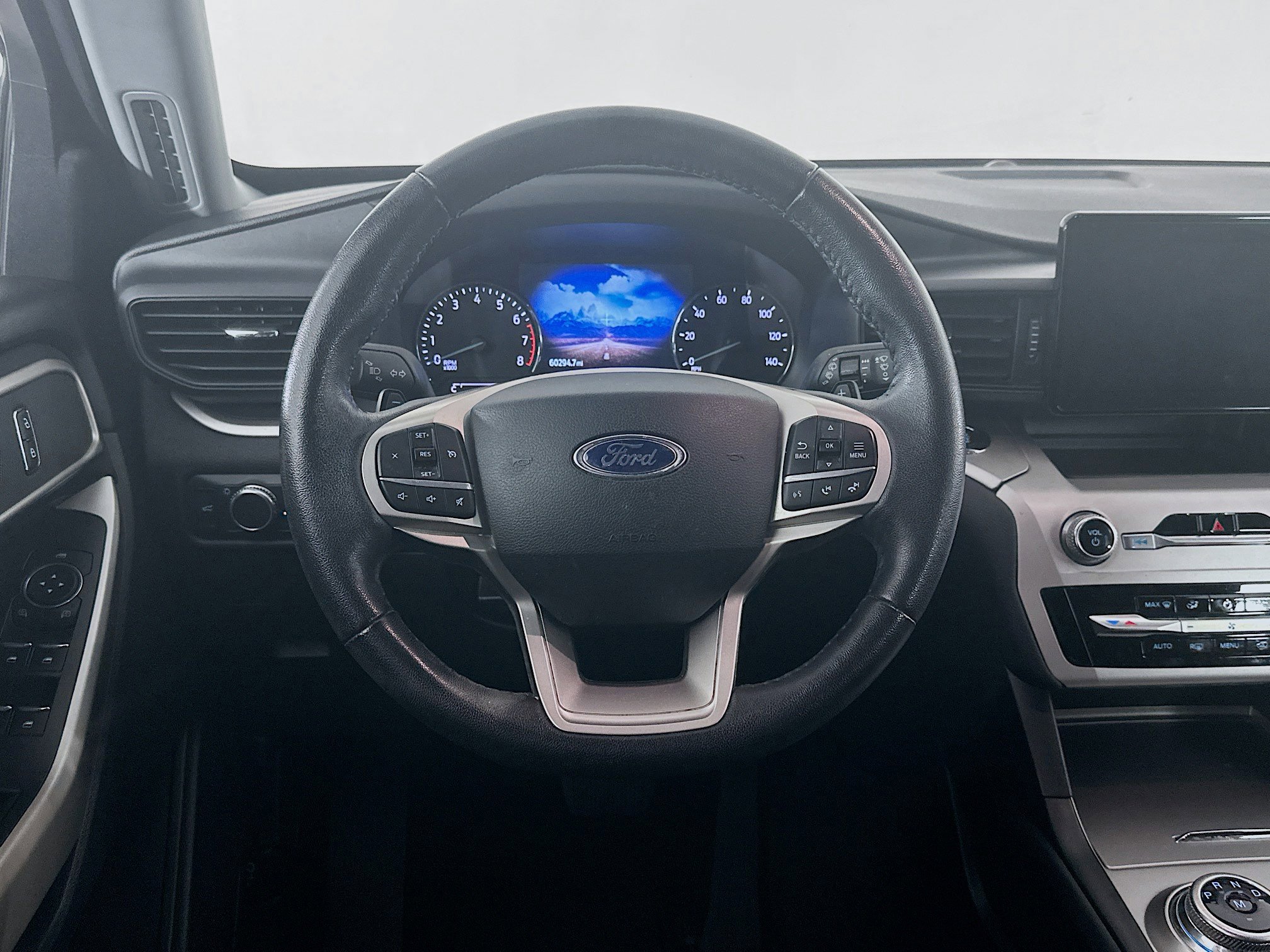 Used 2020 Ford Explorer XLT image 18