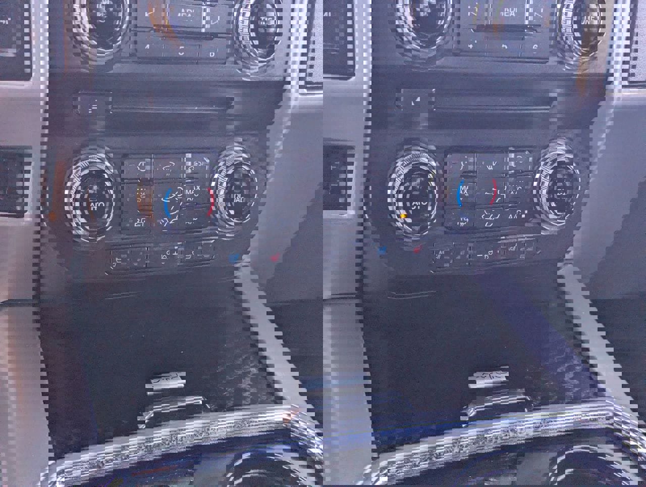 Used 2018 Ford F450 Platinum w/ Platinum Ultimate Package AWD/4WD image 25