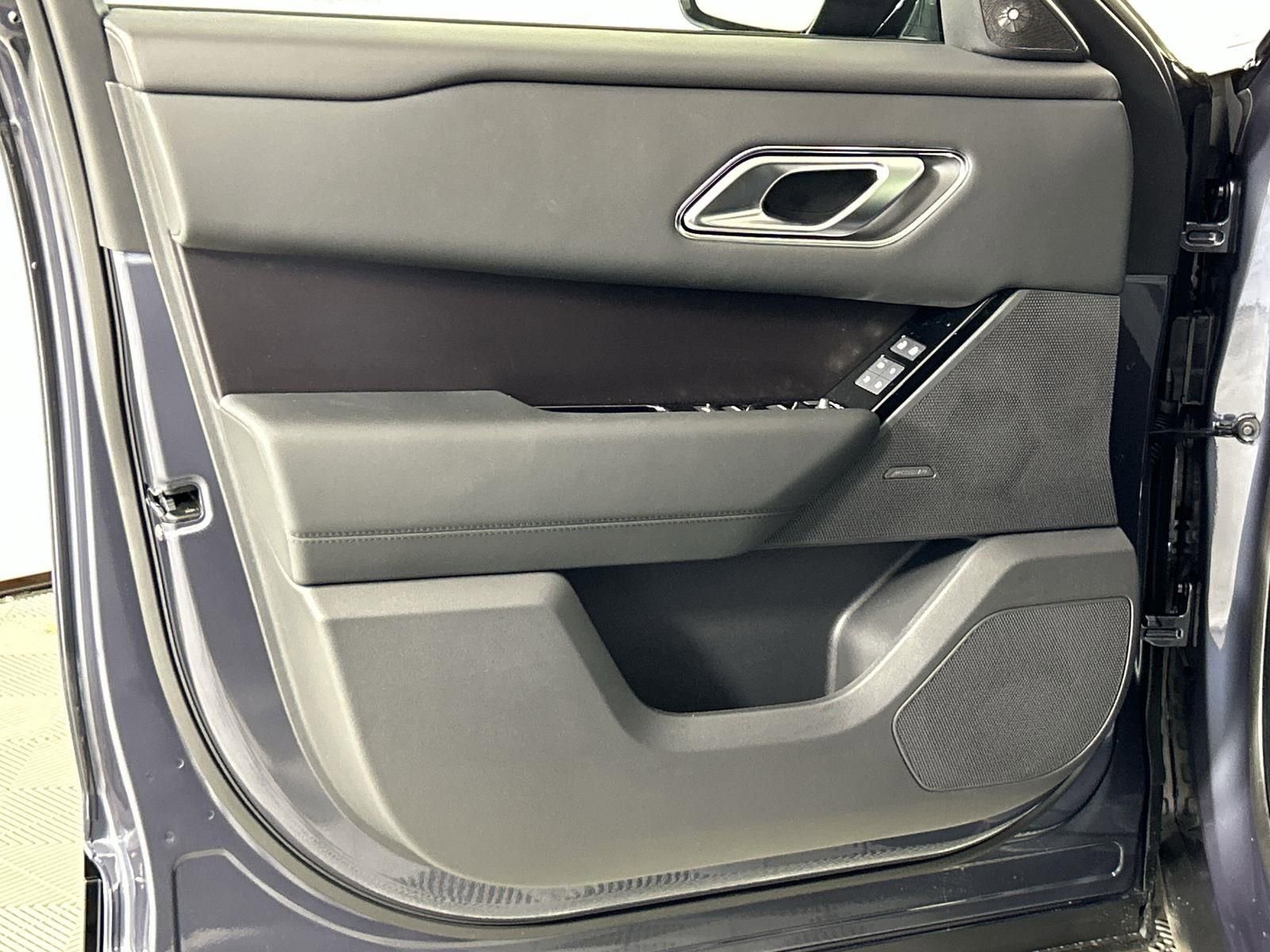 Certified 2026 Land Rover Range Rover Velar Dynamic SE image 21