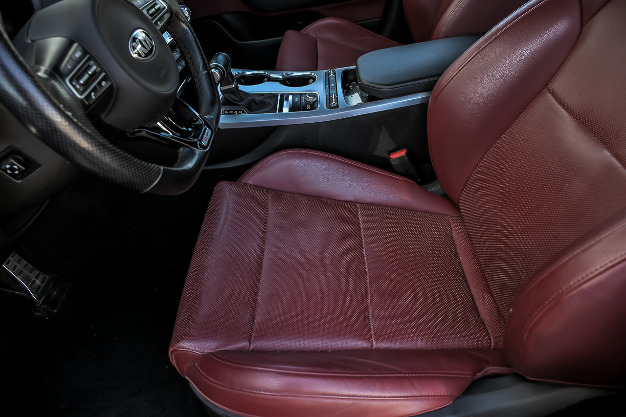 Used 2020 Kia Stinger GT1 AWD/4WD image 24