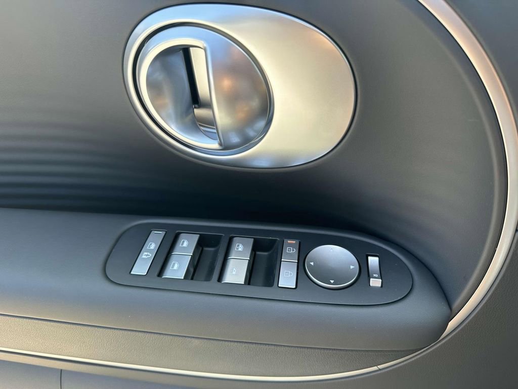 New 2026 Hyundai Ioniq 9 SE image 17