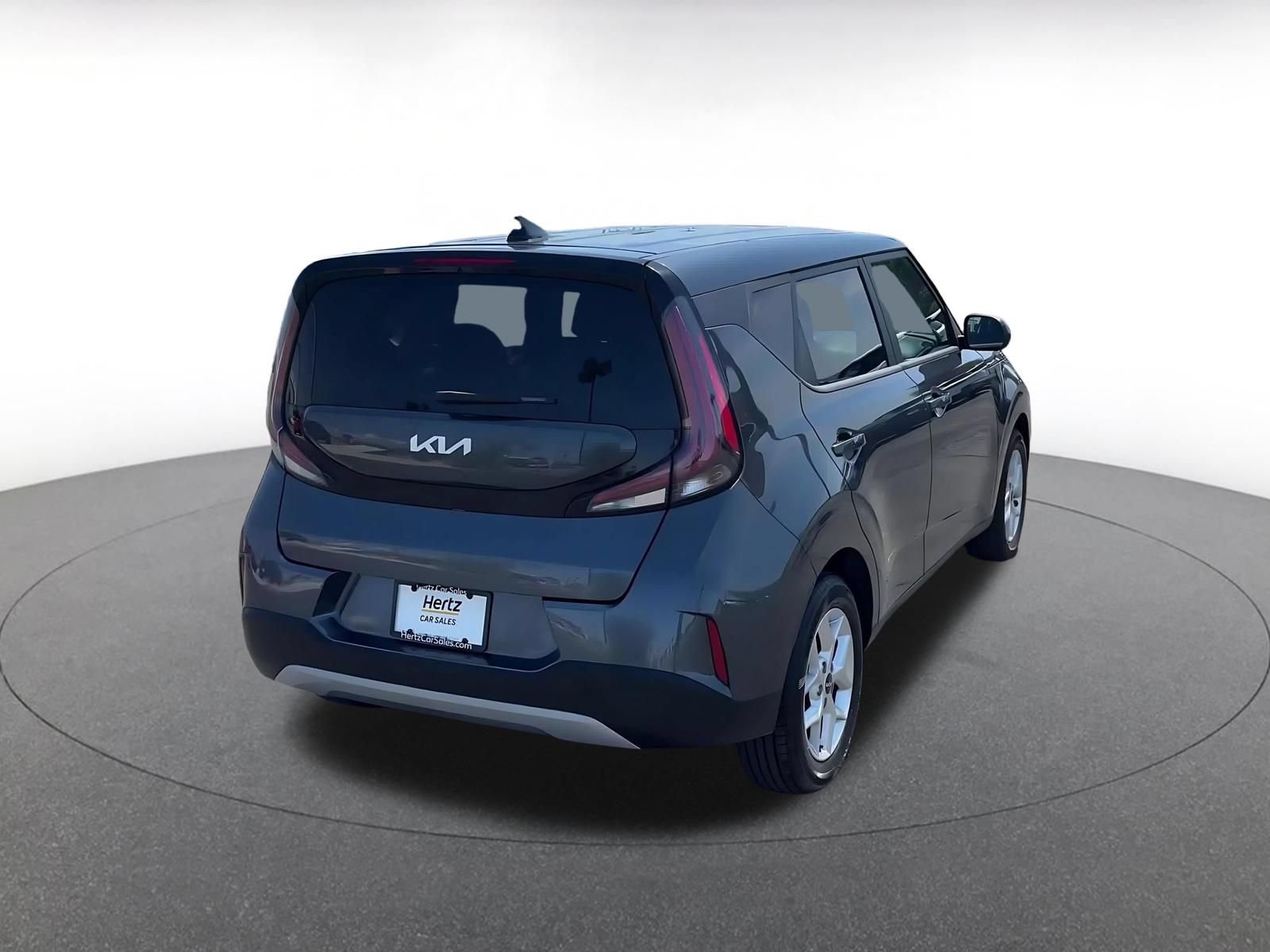 Used 2025 Kia Soul LX w/ LX Technology Package FWD image 11