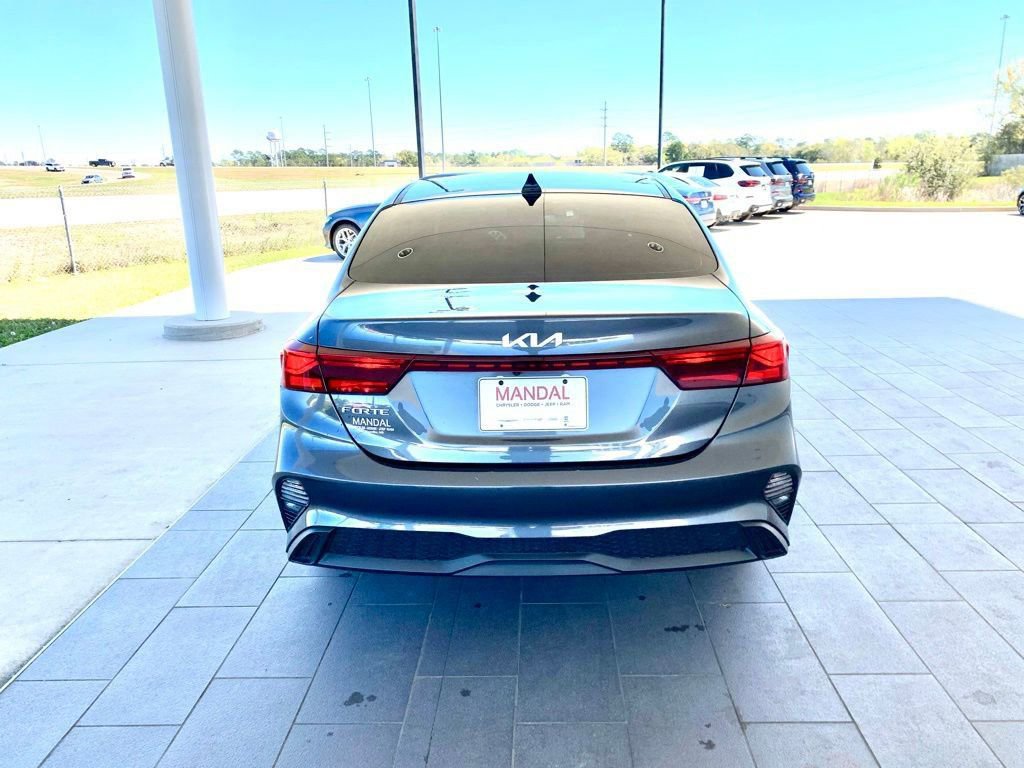 Used 2022 Kia Forte LXS w/ LXS Technology Package image 6