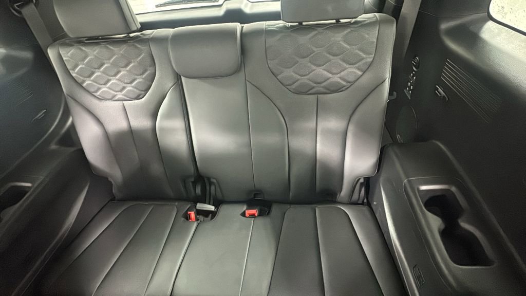Used 2022 Hyundai Palisade Limited w/ Winter Package image 15