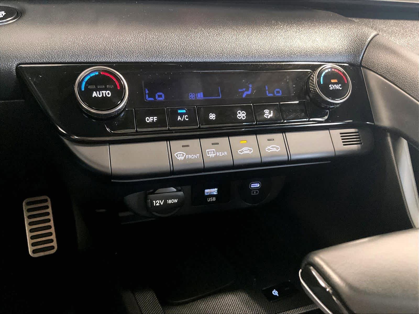 Certified 2025 Hyundai Elantra Sport image 44