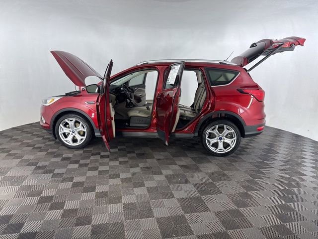 Used 2019 Ford Escape Titanium image 9