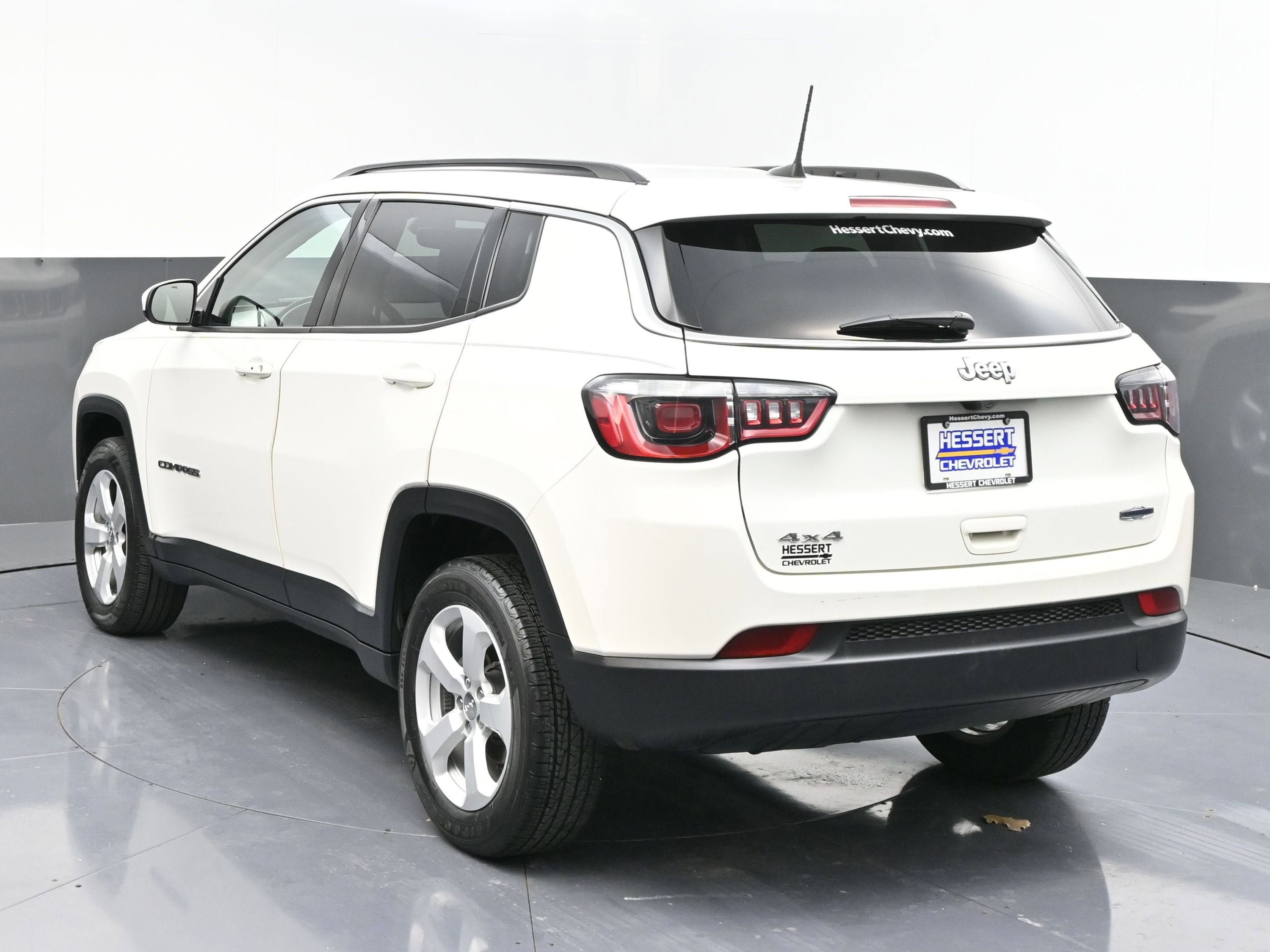 Used 2020 Jeep Compass Latitude w/ Cold Weather Group AWD/4WD image 6
