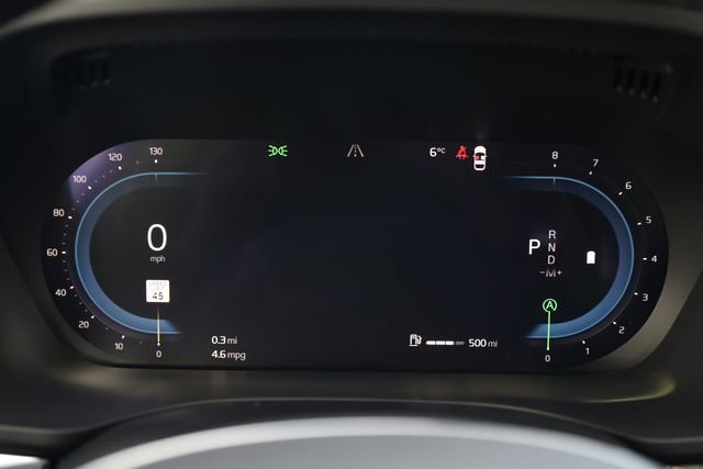 Used 2025 Volvo XC60 B5 Plus image 16