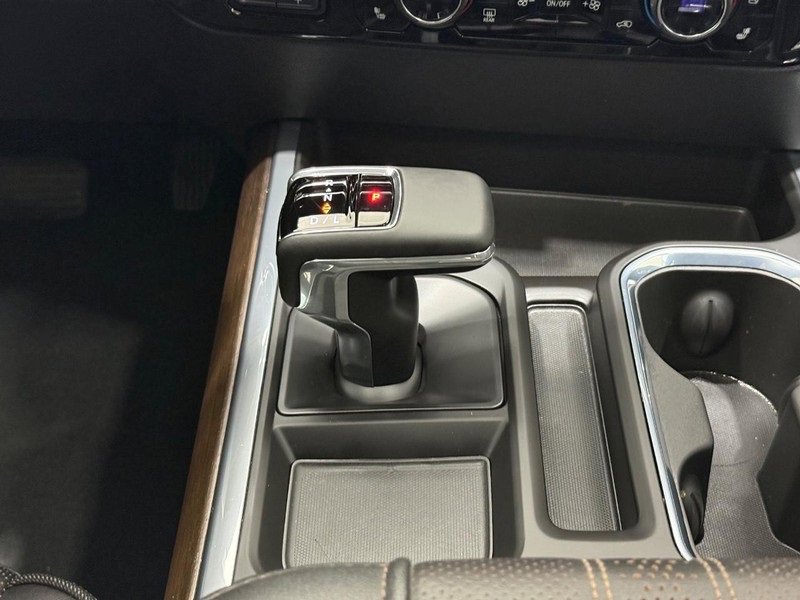 Used 2025 Chevrolet Silverado 1500 High Country w/ Midnight Edition image 11
