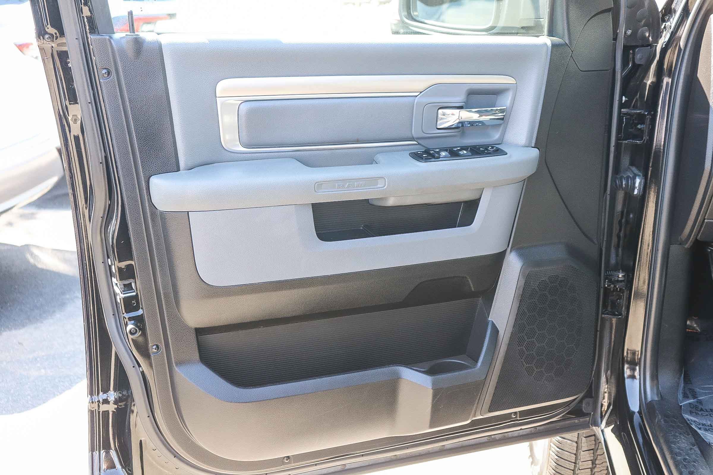 Used 2019 RAM 1500 Classic Warlock w/ Luxury Group image 22