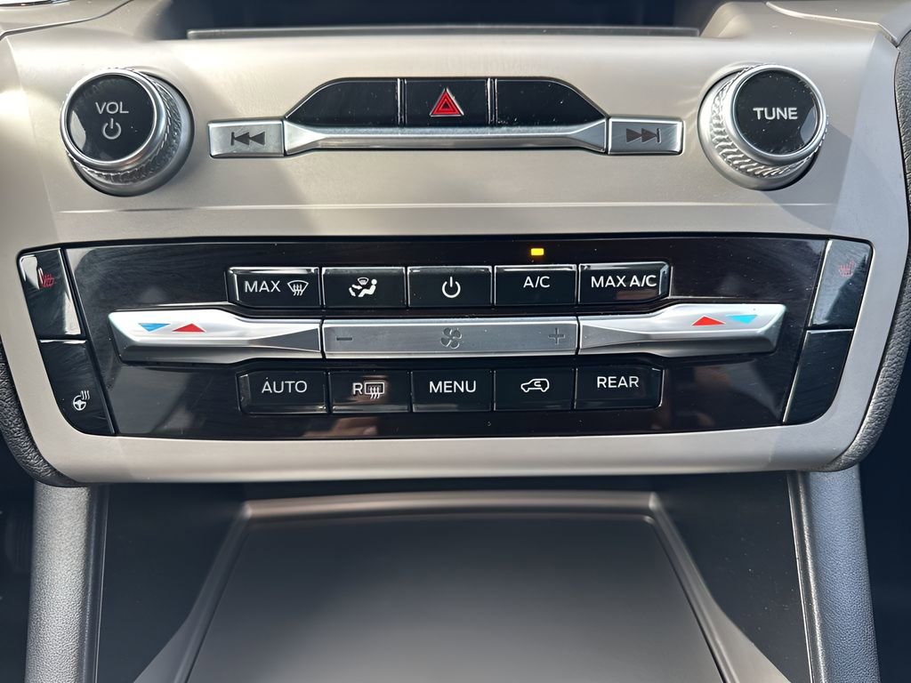 Used 2022 Ford Explorer XLT w/ Equipment Group 202A image 19