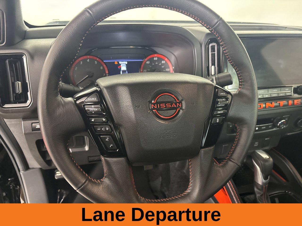 Used 2025 Nissan Frontier PRO-4X AWD/4WD image 13