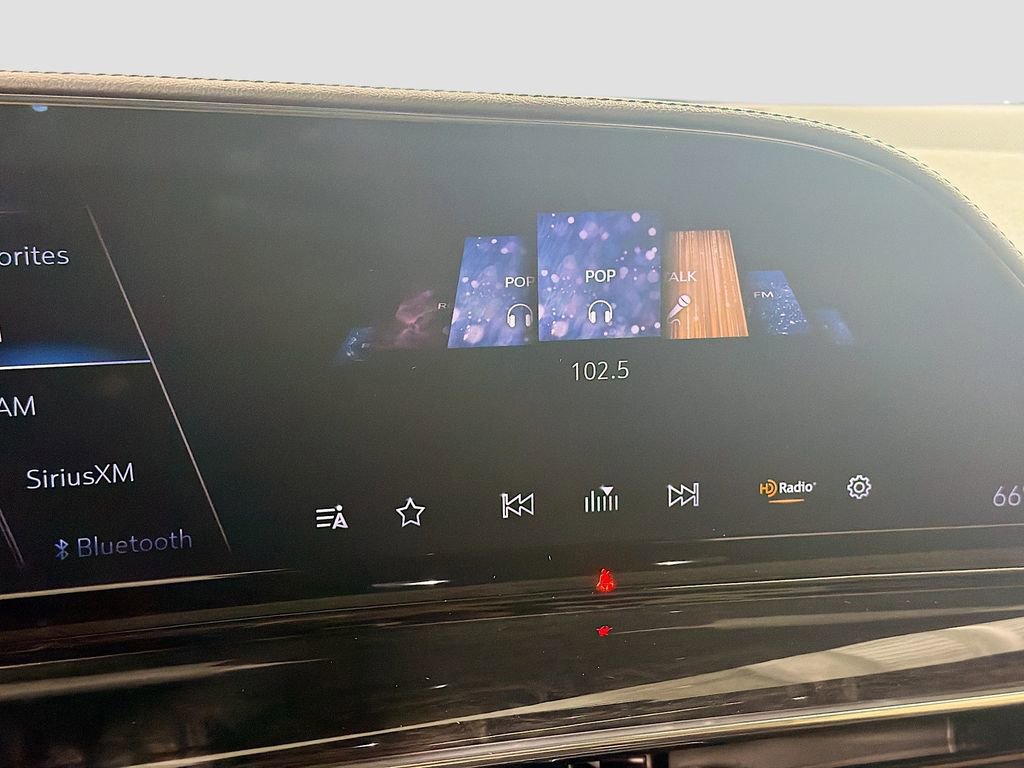 Used 2024 Cadillac Escalade Premium Luxury image 14