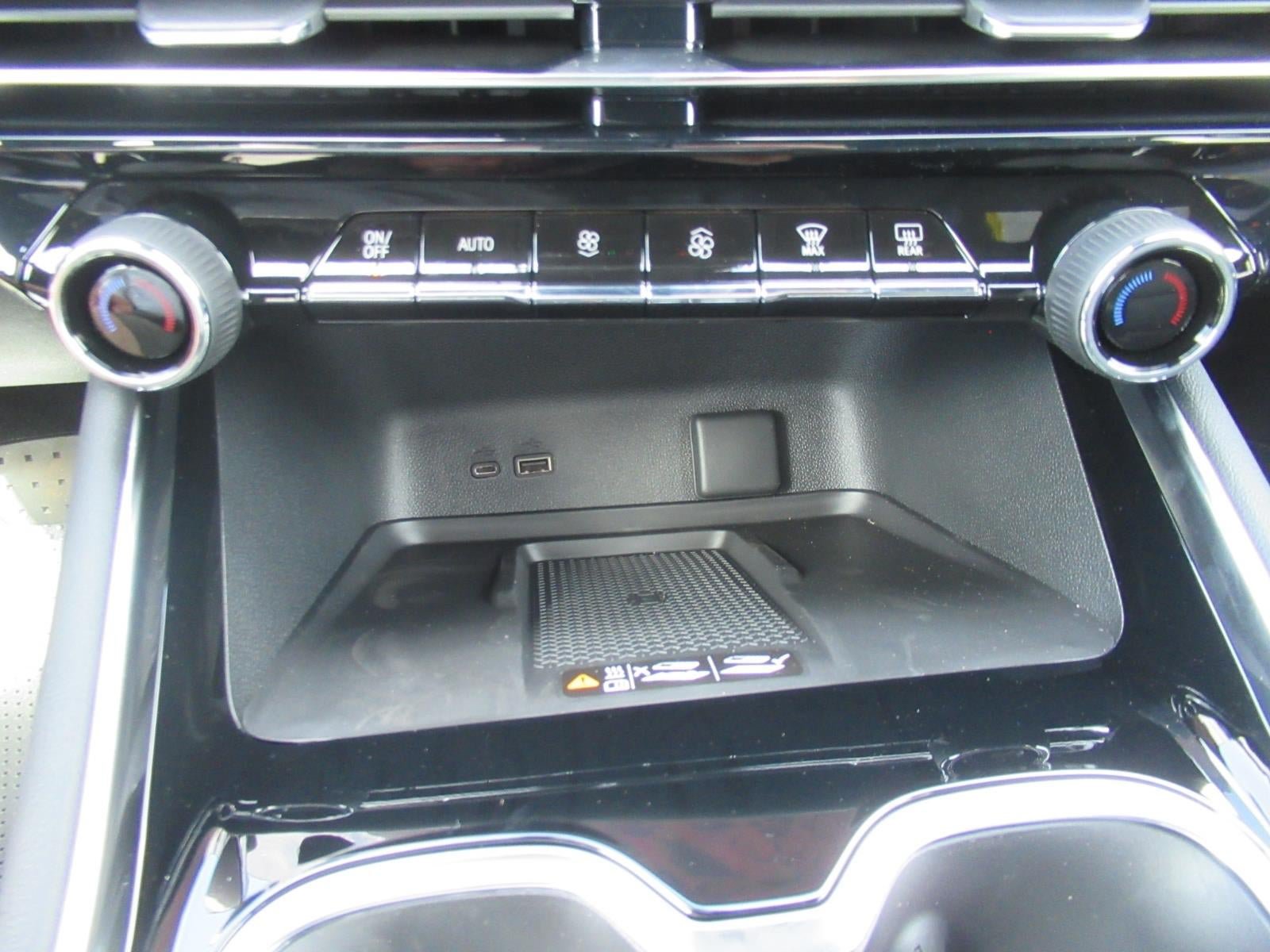 New 2027 Chevrolet Traverse LT FWD image 28