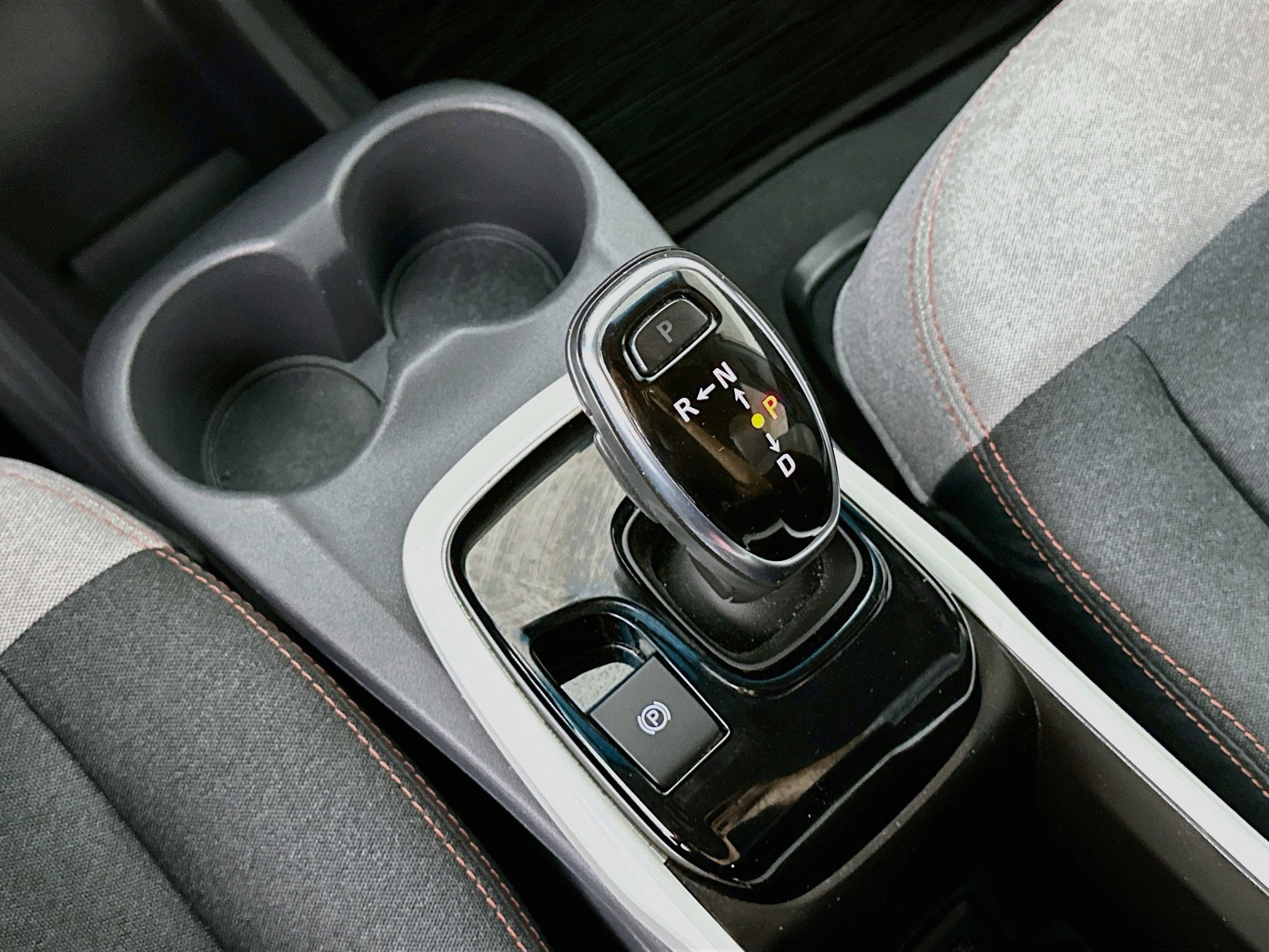 Used 2020 Chevrolet Bolt LT FWD image 23