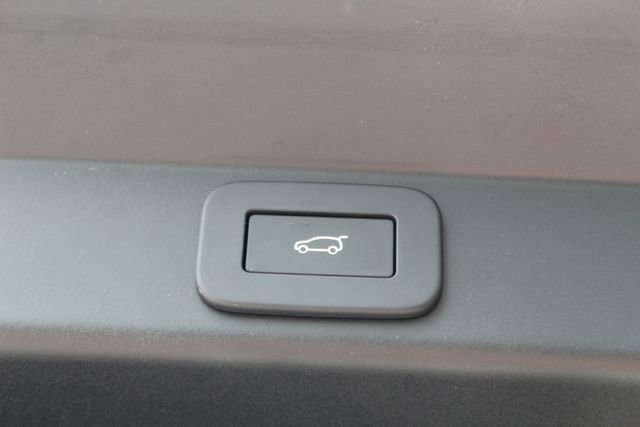 New 2025 Land Rover Range Rover Sport SV Edition Two image 24