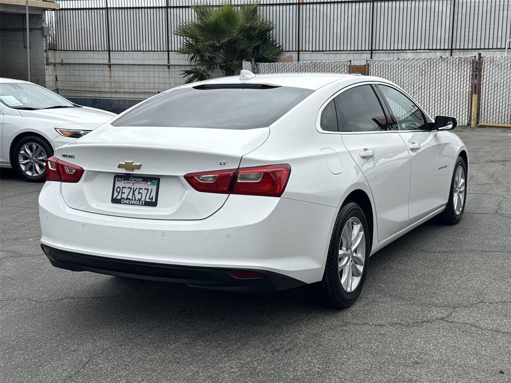 Used 2018 Chevrolet Malibu LT w/ Driver Confidence Package FWD image 3