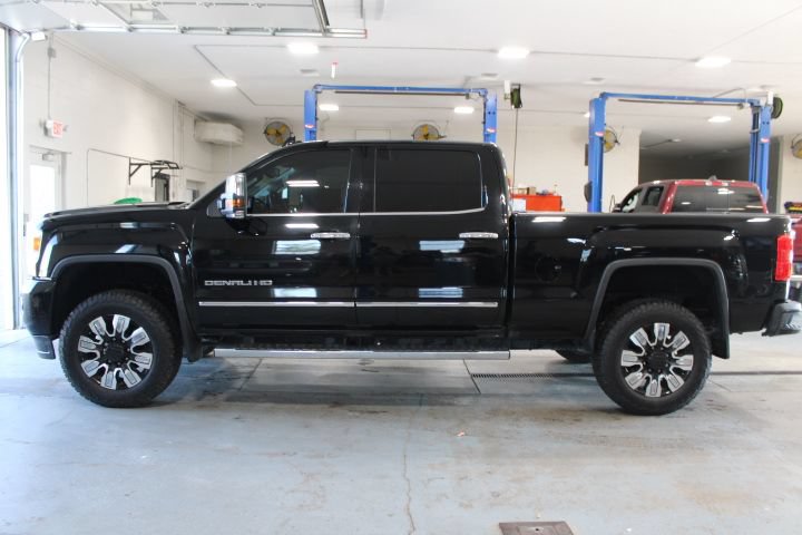 Used 2019 GMC Sierra 2500 Denali w/ LPO, Protection Package AWD/4WD image 7
