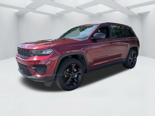 Used 2023 Jeep Grand Cherokee Altitude AWD/4WD image 10