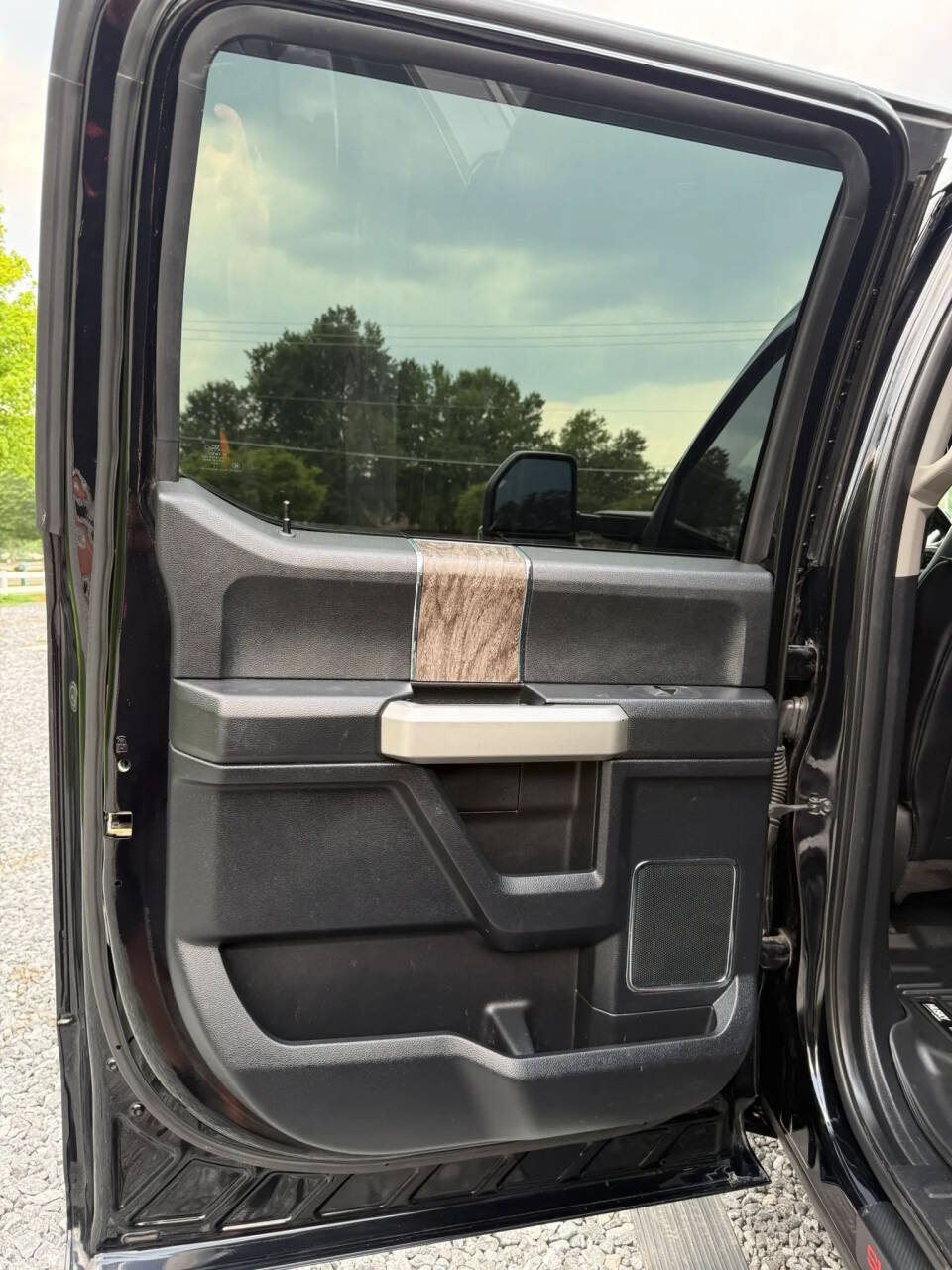Used 2017 Ford F350 Lariat w/ Chrome Package AWD/4WD image 21