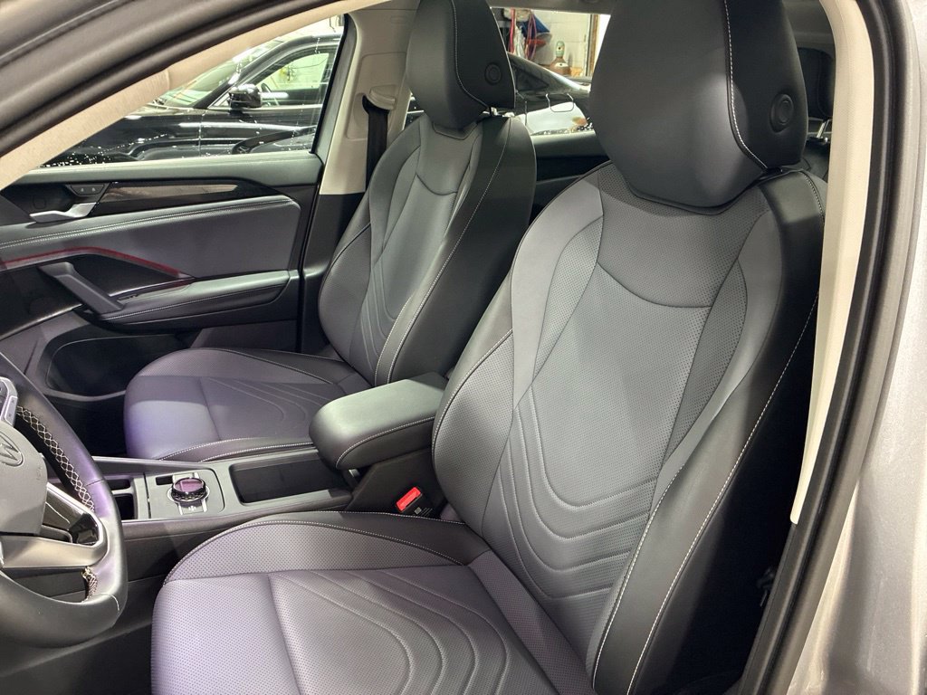 Used 2026 Volkswagen Tiguan SE w/ Panoramic Sunroof Package AWD/4WD image 15