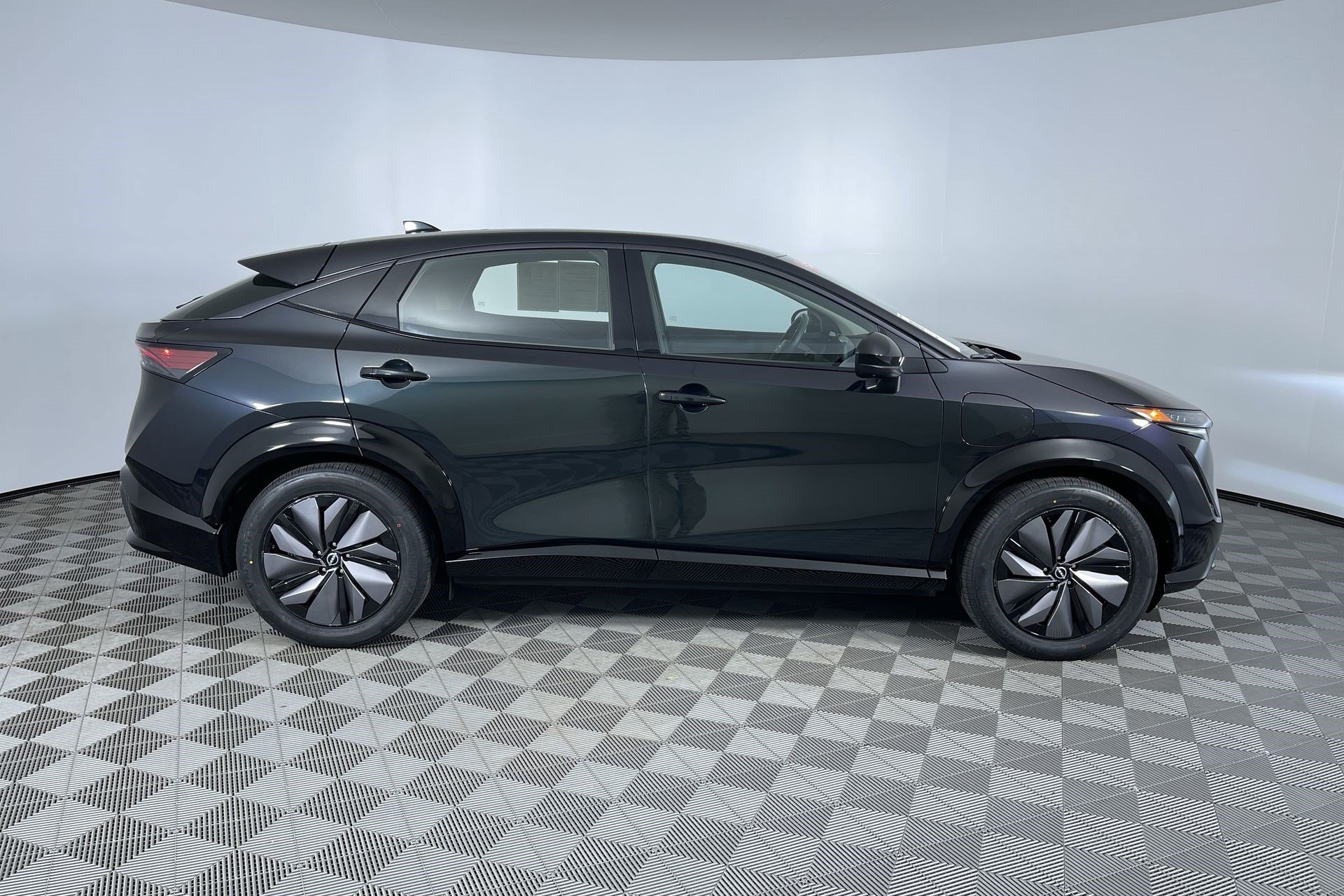 Certified 2024 Nissan Ariya AWD image 10