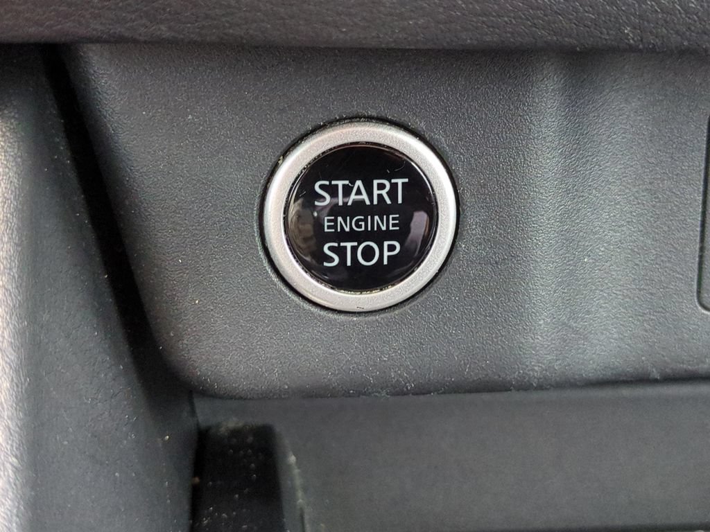 Certified 2023 Nissan Rogue SV FWD image 27