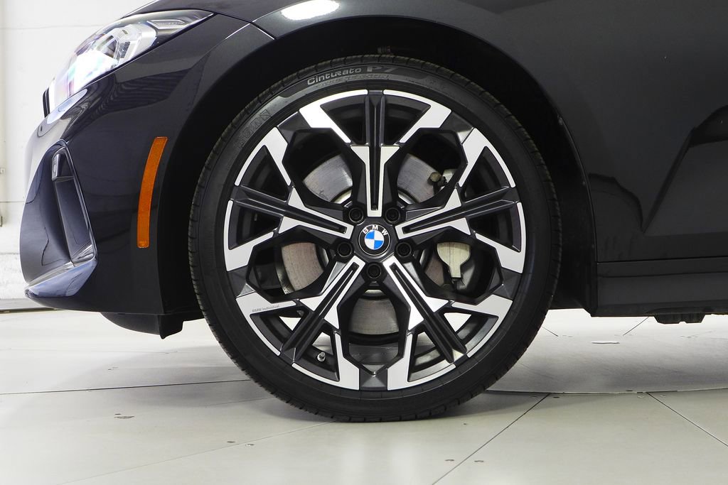 Used 2025 BMW 330i Sedan w/ Premium Package RWD image 5