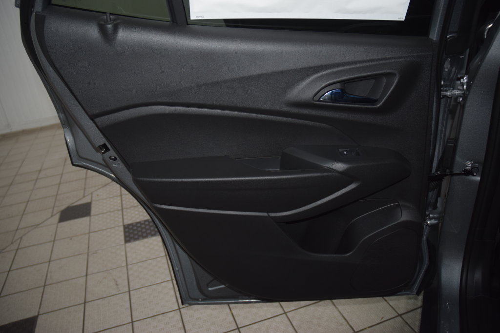 New 2026 Chevrolet Trax RS w/ Sunroof Package FWD image 42
