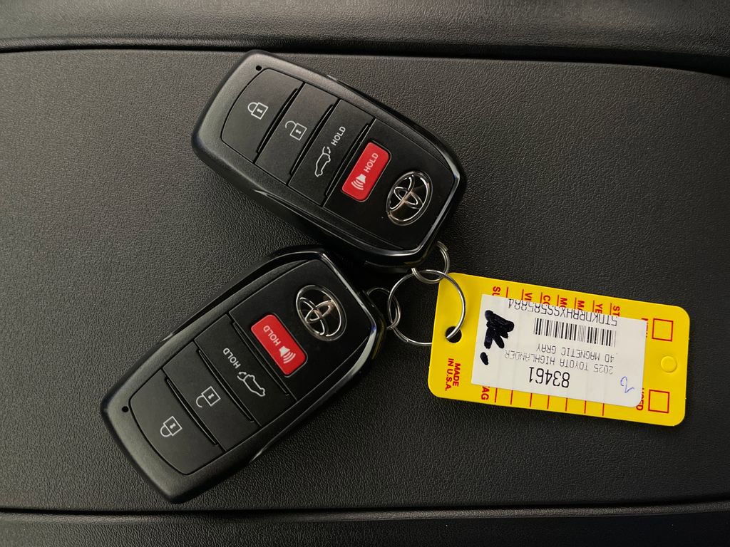 Certified 2025 Toyota Highlander XSE AWD/4WD image 24