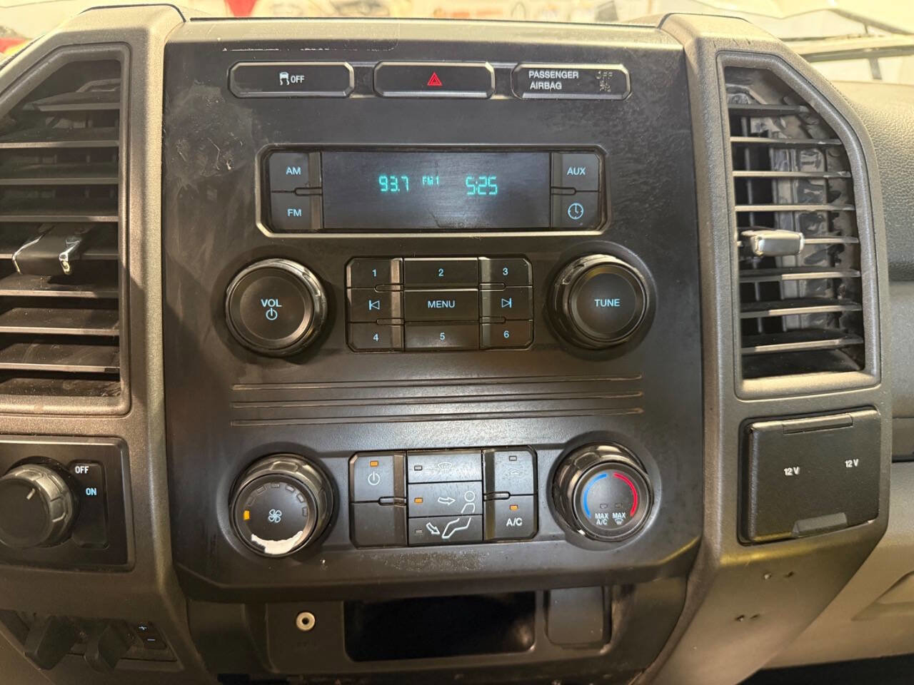 Used 2017 Ford F350 XL AWD/4WD image 10