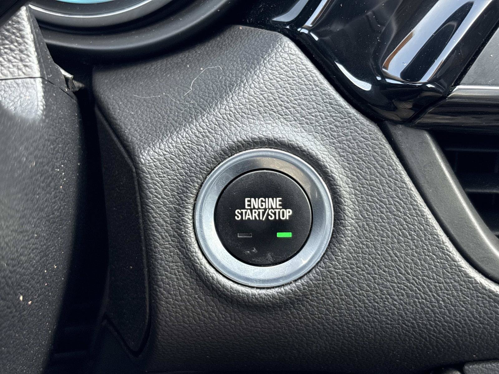 Used 2017 Buick Envision Essence FWD image 23