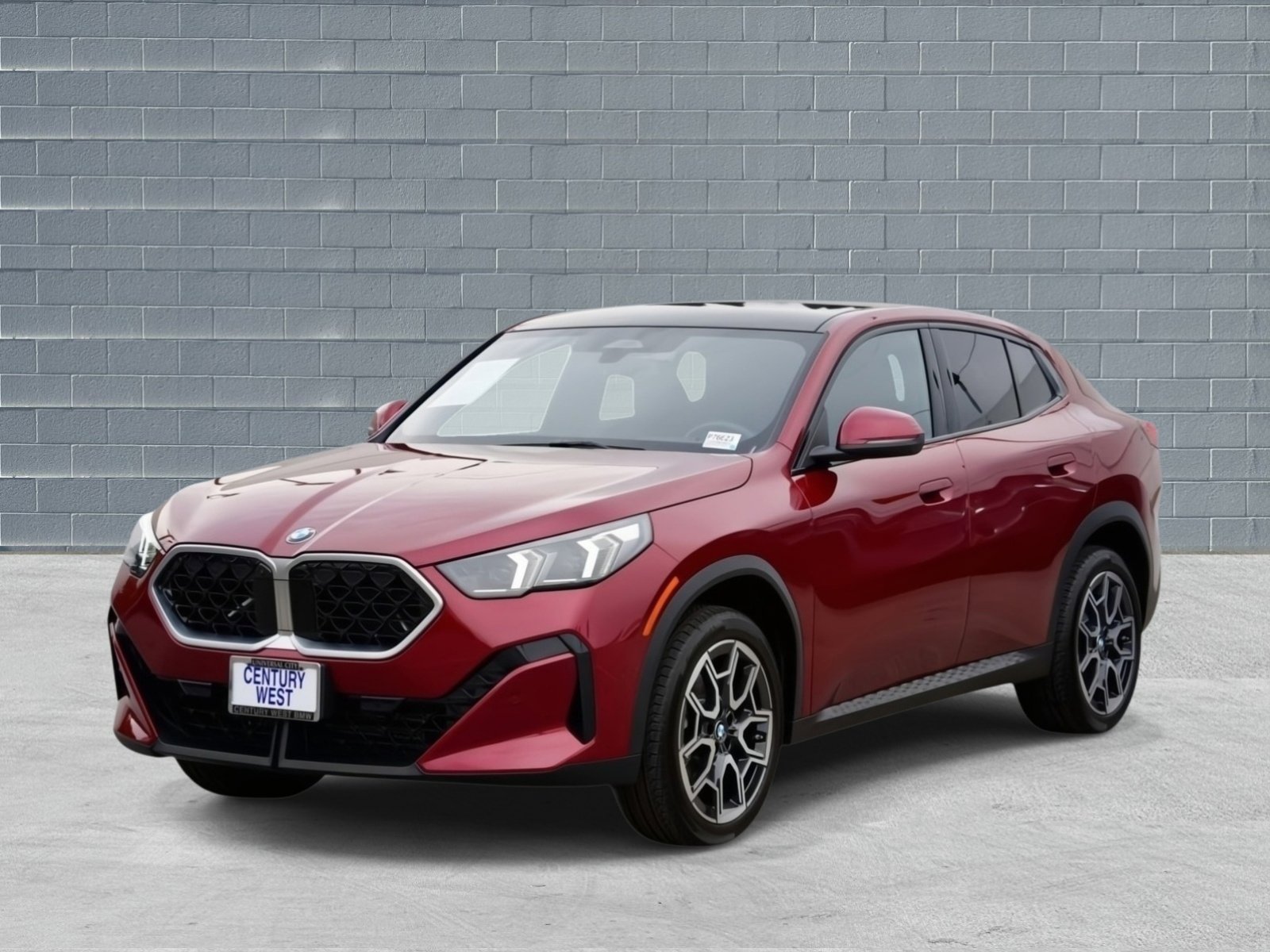 Used 2025 BMW X2 xDrive28i image 3