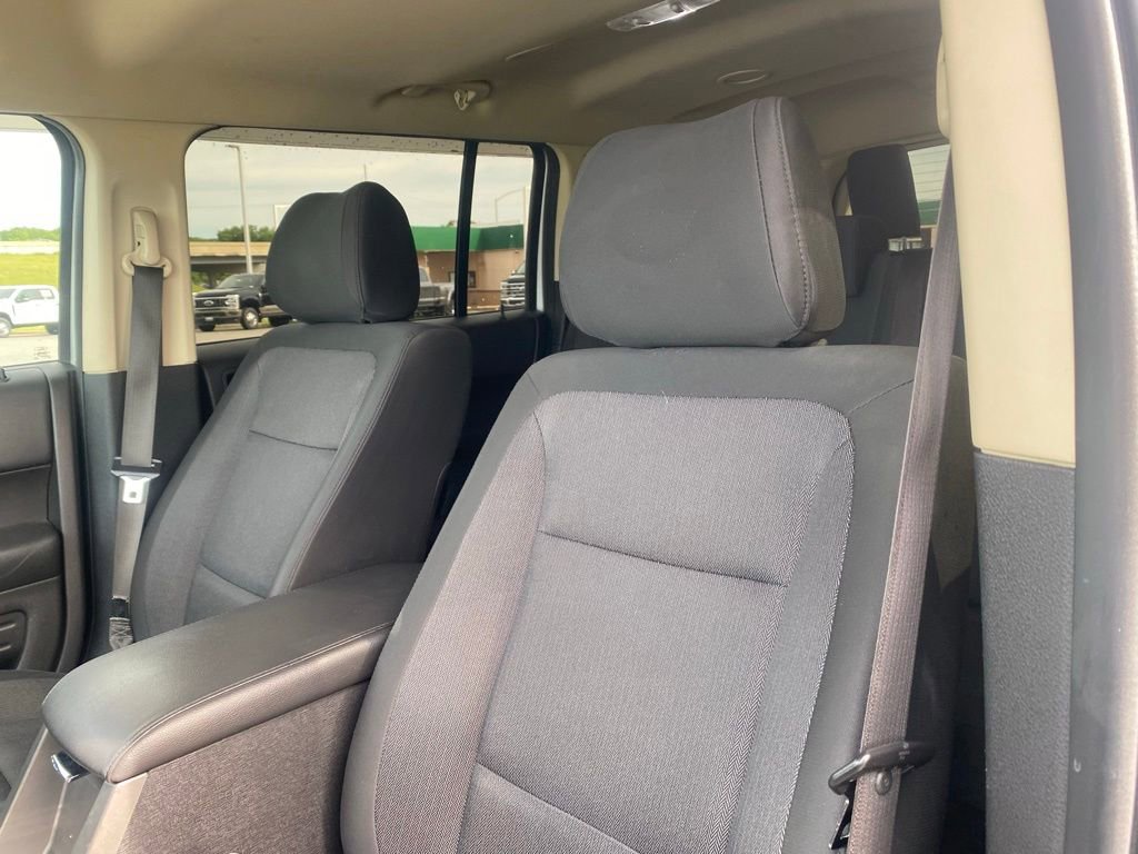 Used 2019 Ford Flex SE FWD image 11