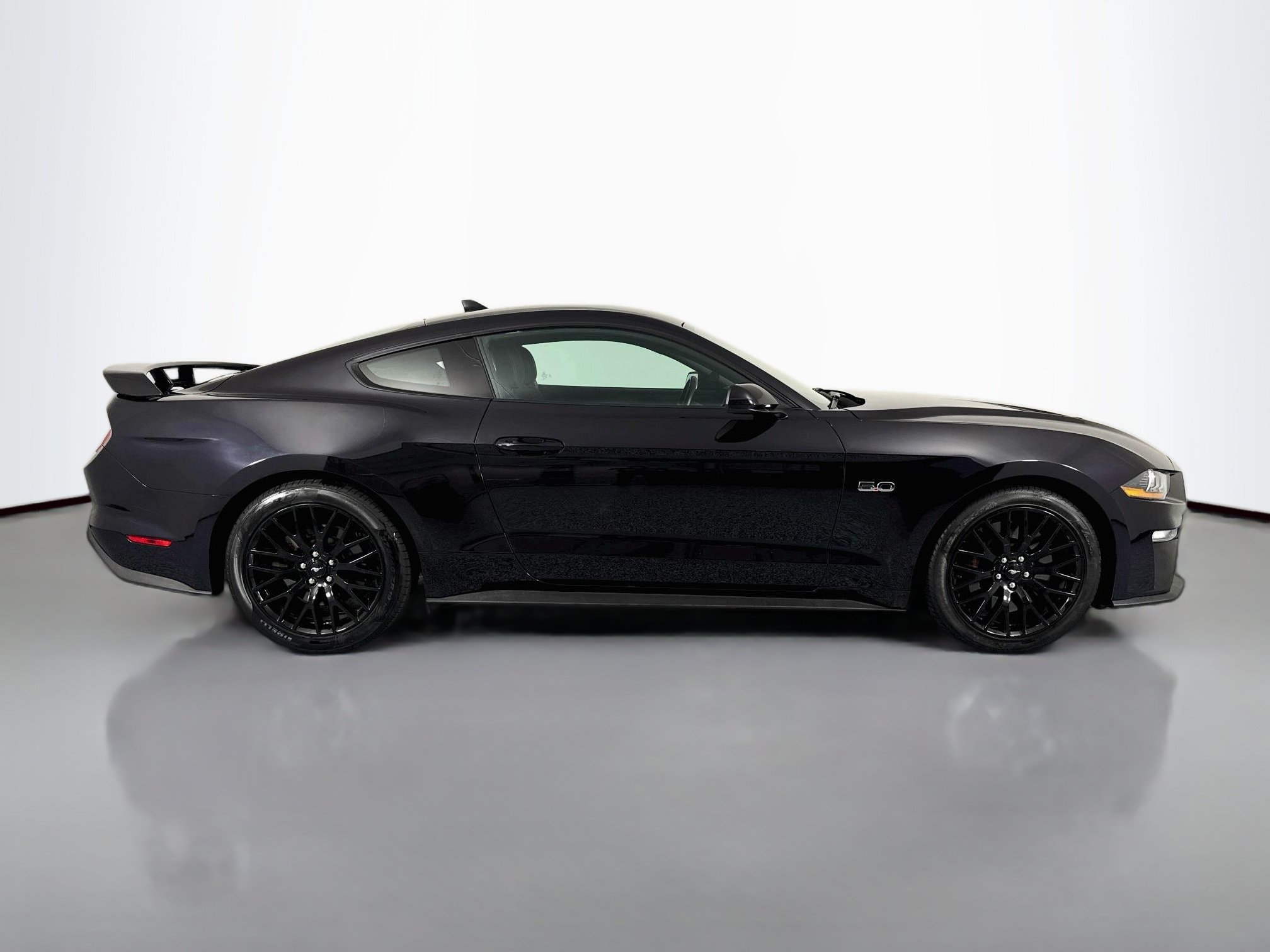Used 2022 Ford Mustang GT w/ GT Performance Package RWD image 4