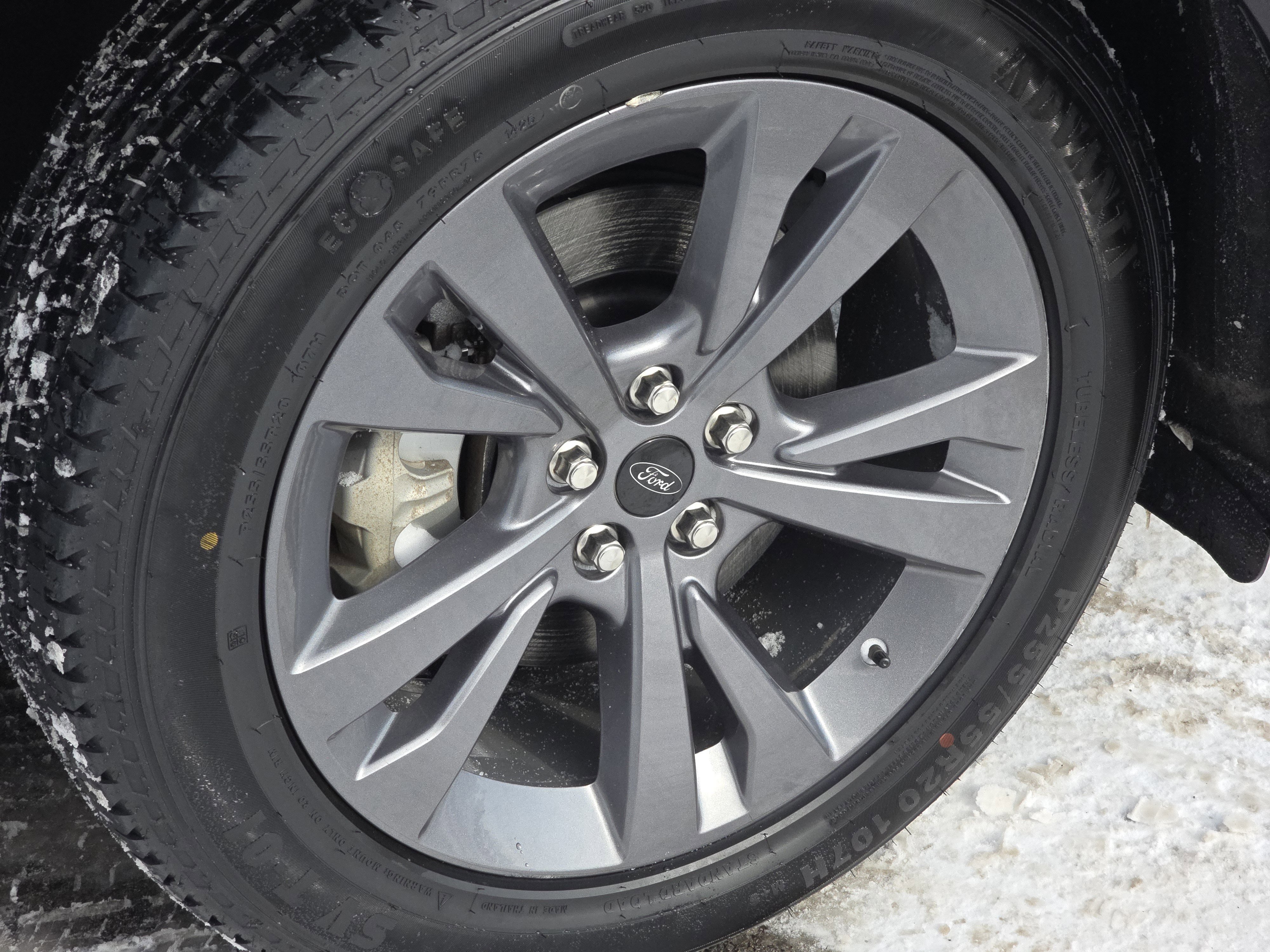 Used 2024 Ford Explorer XLT w/ Equipment Group 202A image 13