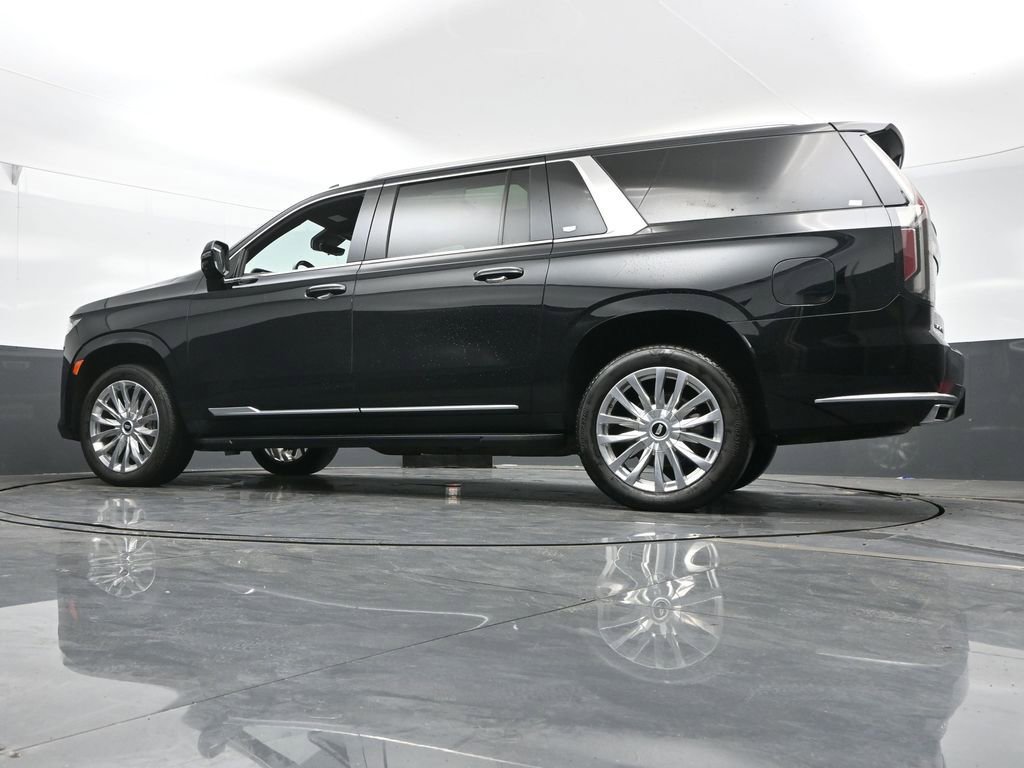 Used 2023 Cadillac Escalade ESV Premium Luxury image 52