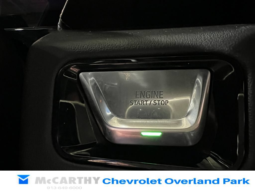 Used 2025 GMC Yukon AT4 w/ AT4 Premium Plus Package AWD/4WD image 19