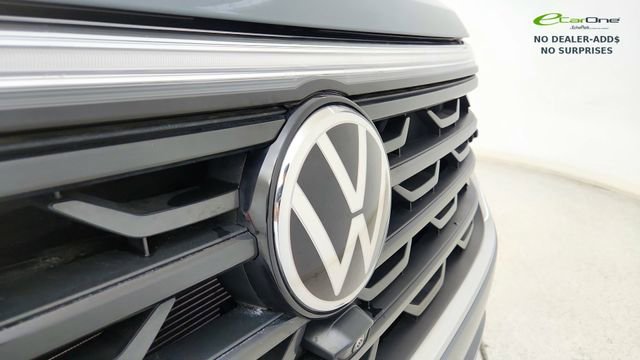 Used 2025 Volkswagen Atlas Cross Sport SEL Premium R-Line AWD/4WD image 16