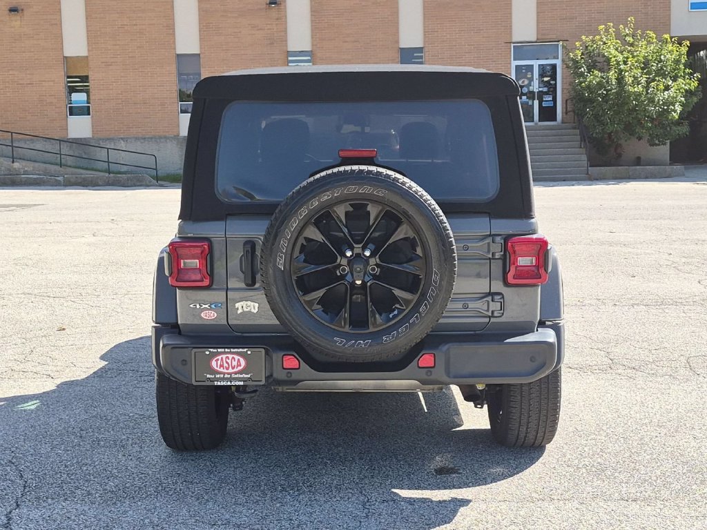 Used 2021 Jeep Wrangler Unlimited Sahara w/ Cold Weather Group AWD/4WD image 4