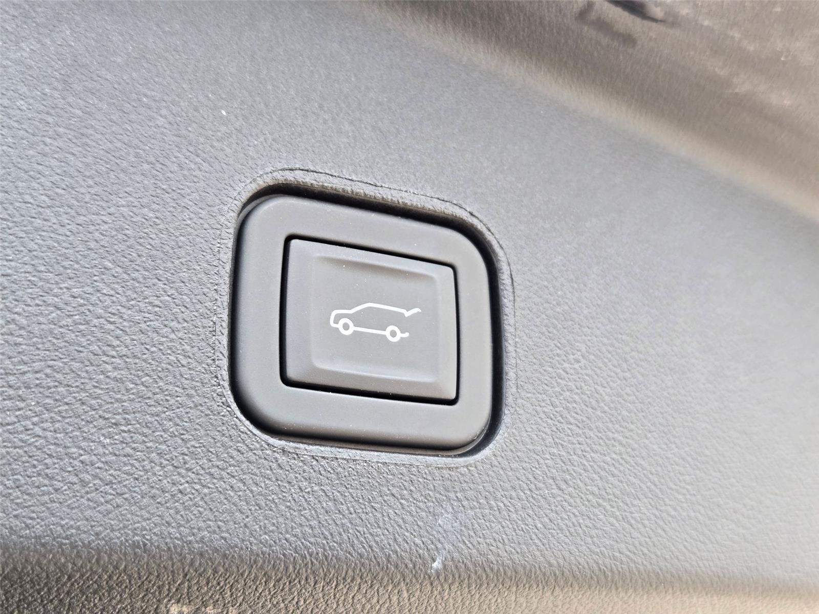 New 2026 Cadillac Lyriq Premium Sport w/ LPO, Floor Liner Package AWD/4WD image 31