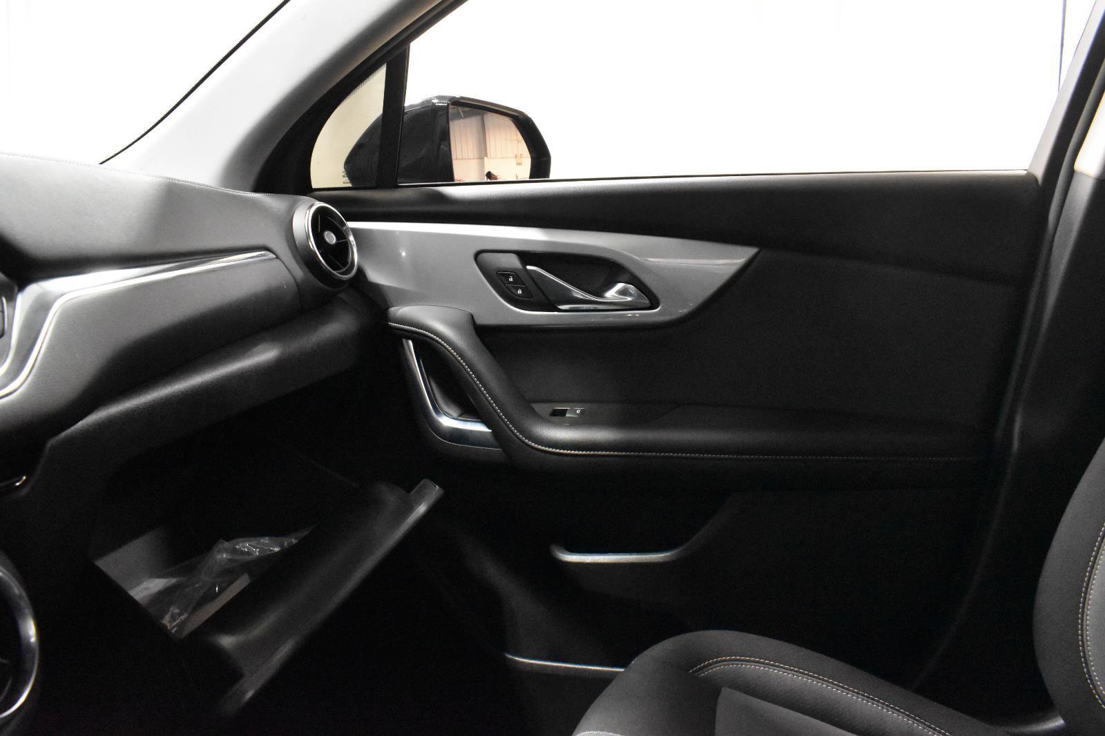 Used 2023 Chevrolet Blazer LT image 21