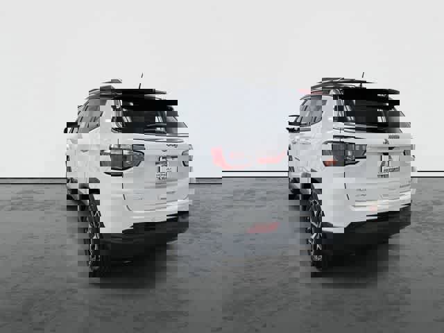 Used 2025 Jeep Compass Limited image 2