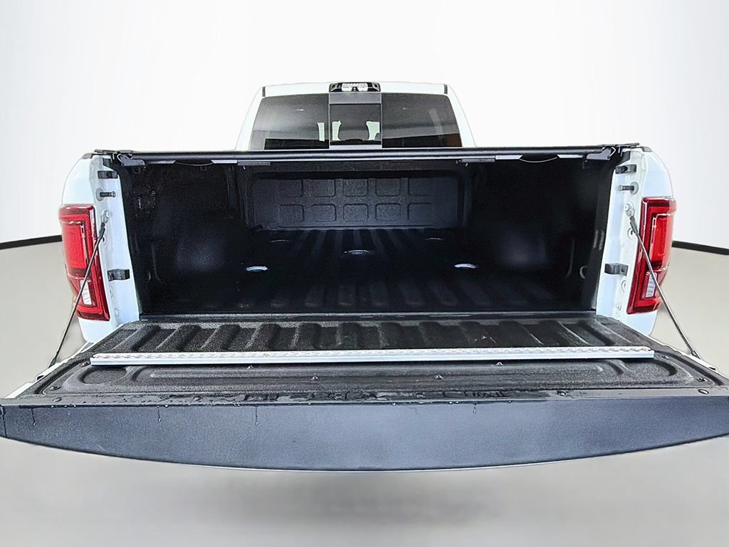 Used 2025 RAM 3500 Limited AWD/4WD image 20