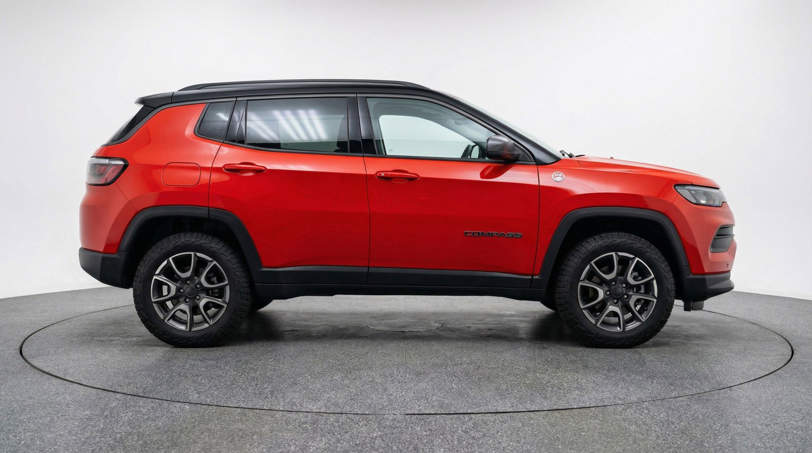 Used 2025 Jeep Compass Trailhawk image 11